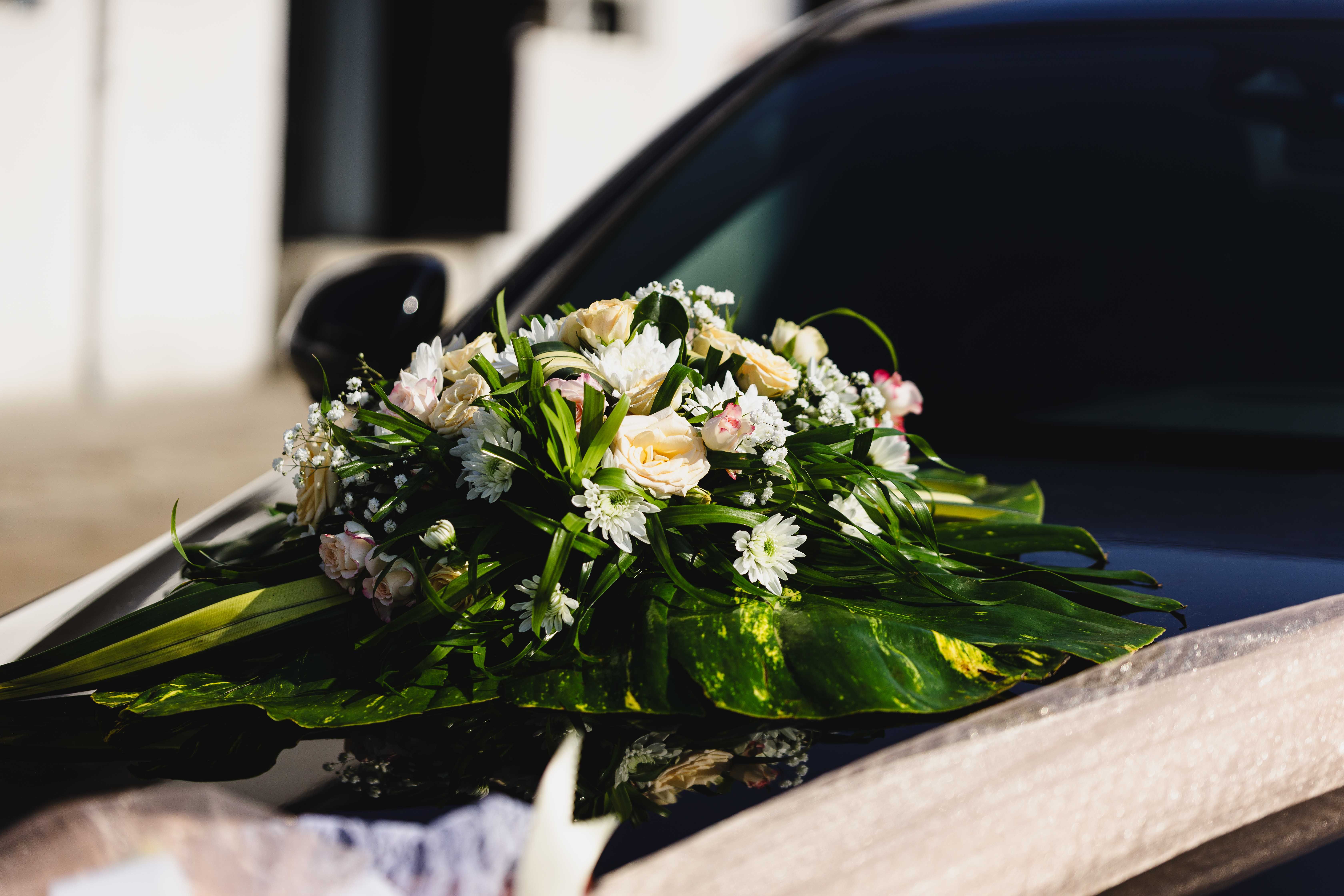 Voiture décorée pour un mariage à Dakar